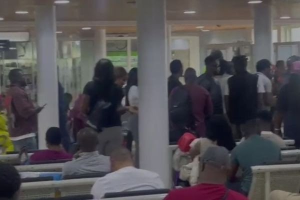 Video: Passengers at Lagos Airport Agitated Over Five-Hour Air Peace Flight Delay